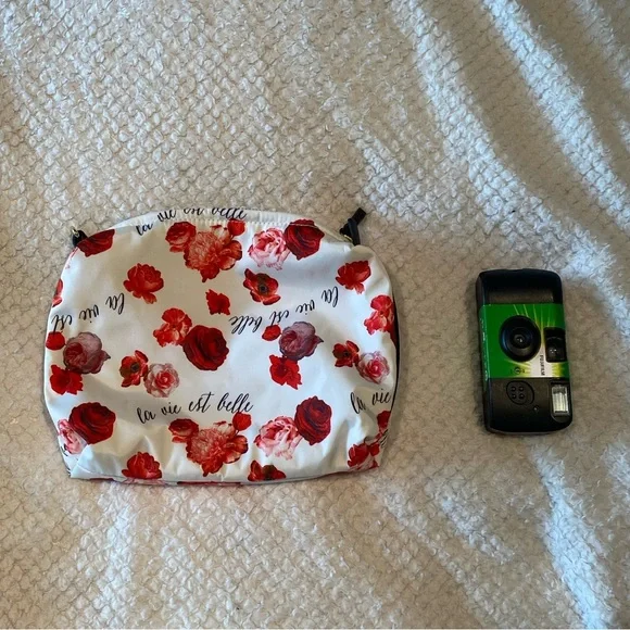 Rose Pattern Toiletry Bag - Picture 2 of 6